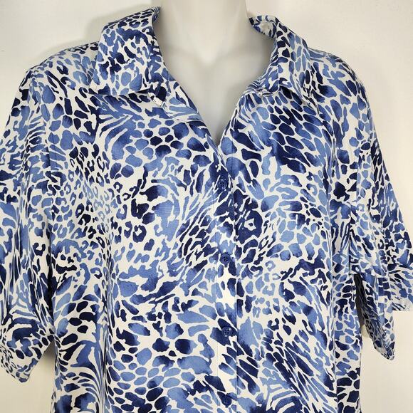 Chico's Shirt No Iron Women's Large Blue White Animal Print Short Sleeve Button - Picture 3 of 9